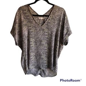 Lush Short Sleeve‎ Triangle Geometric Patterned Shrug Styled Shirt Size Small